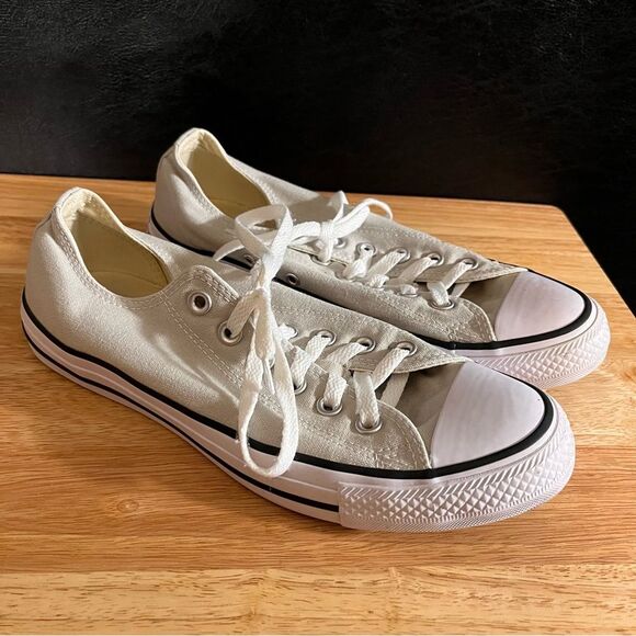 Converse Light Gray Sneakers‎ Size 8.5 - Picture 1 of 13